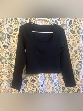 OQQ Black Ribbed Long Sleeve Crop Top